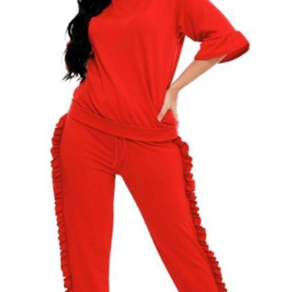 New 2 Piece Ruffled Set